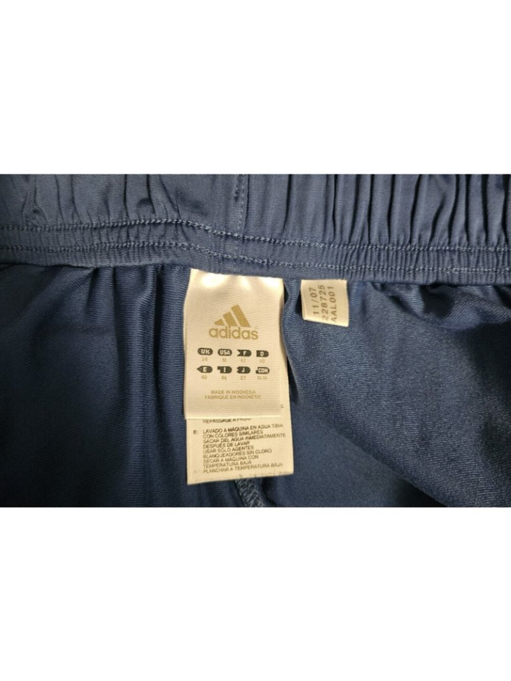Y2K 2007 Adidas Climalite Crop Track Pants Blue 3 Stripe Athletic Capri Women M - Picture 3 of 4